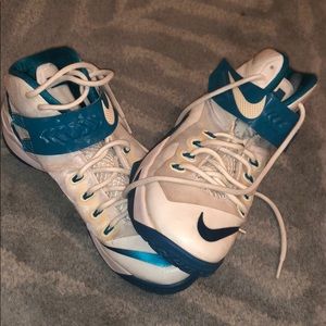 Lebrin basketball shoes
